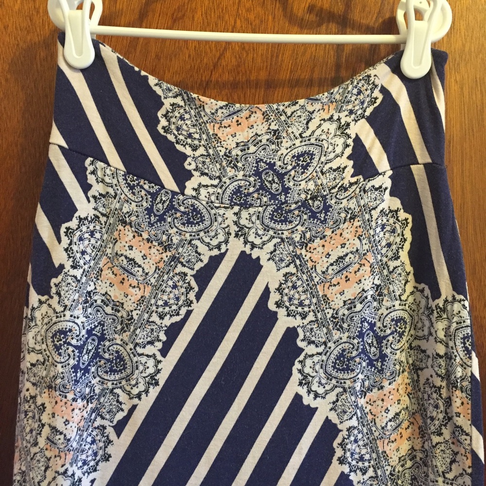 Printed Side-Slit Maxi - Picture 2 of 3